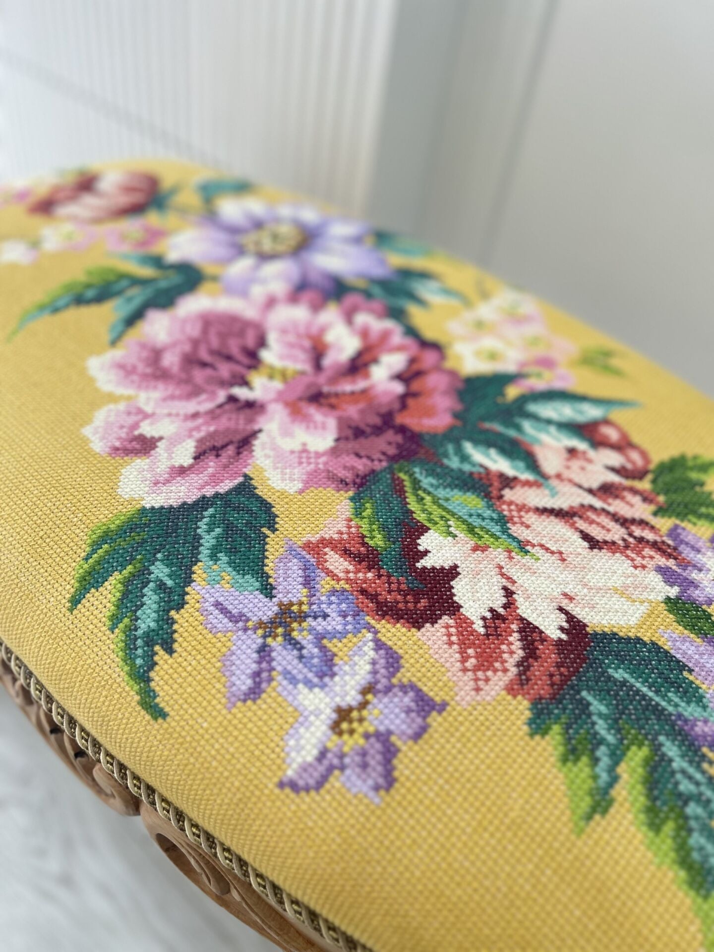 Kanaviçe İşlemeli Ahşap Puf Malzeme Kiti