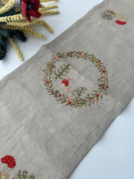 Mantar Çember Desenli Runner Kanaviçe Malzeme Kiti