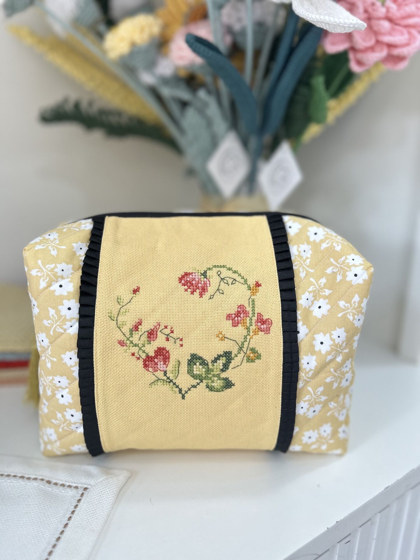 Kanaviçe İşlemeli Fermuarlı Çanta 14