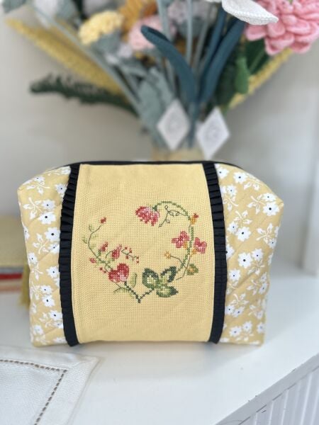 Kanaviçe İşlemeli Fermuarlı Çanta 14