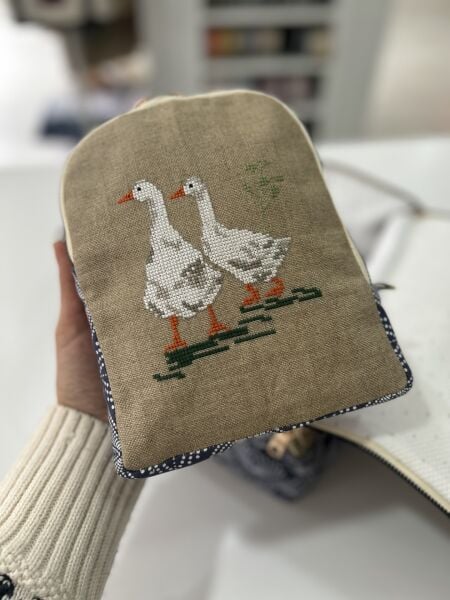 Ördek ve Kız işlemeli Kanaviçe Çanta Malzeme Kiti