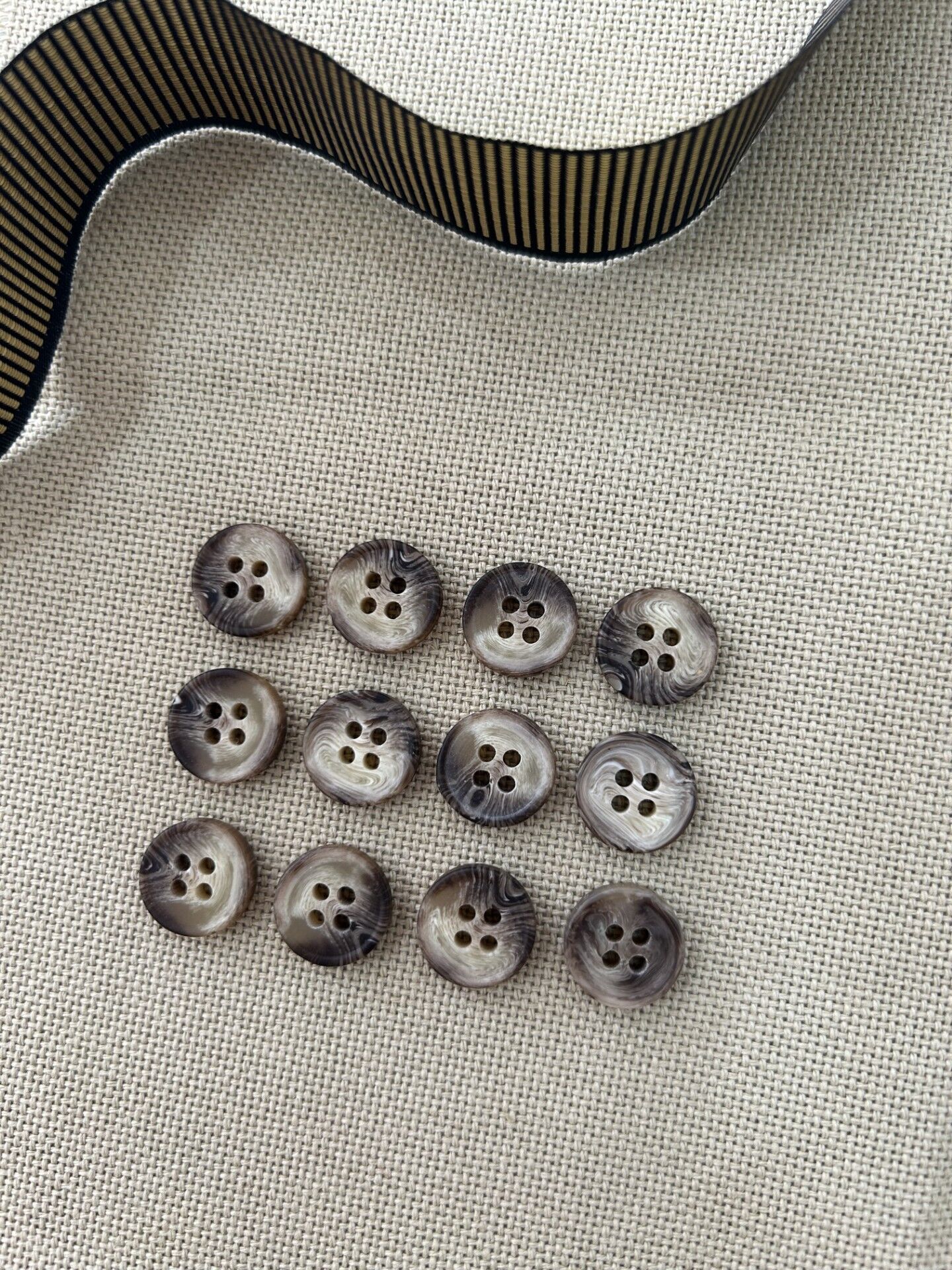 Ahşap Görünümlü Plastik Düğme