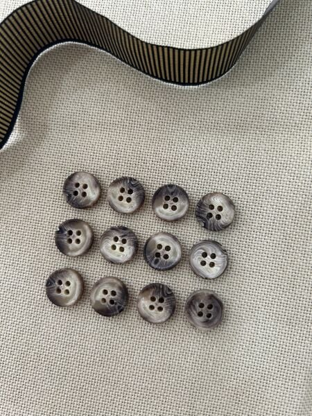 Ahşap Görünümlü Plastik Düğme