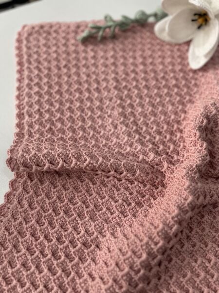 Pembe Desenli Örgü Battaniye