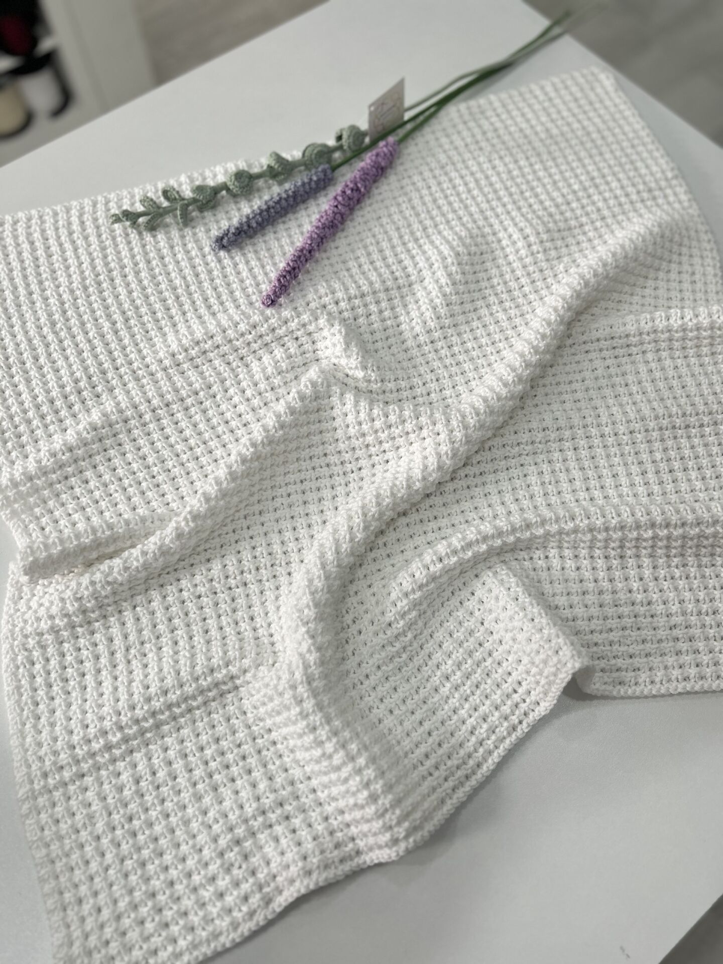 Beyaz Desenli Örgü Battaniye