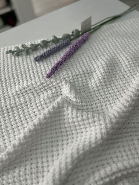 Beyaz Desenli Örgü Battaniye