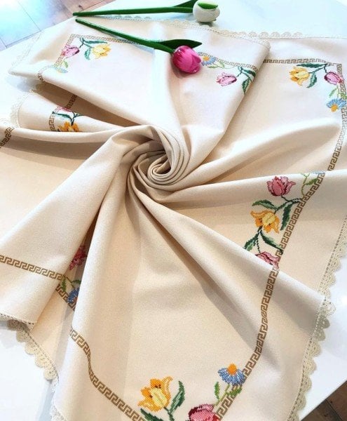 Lale Model Kare Masa Örtüsü Kiti