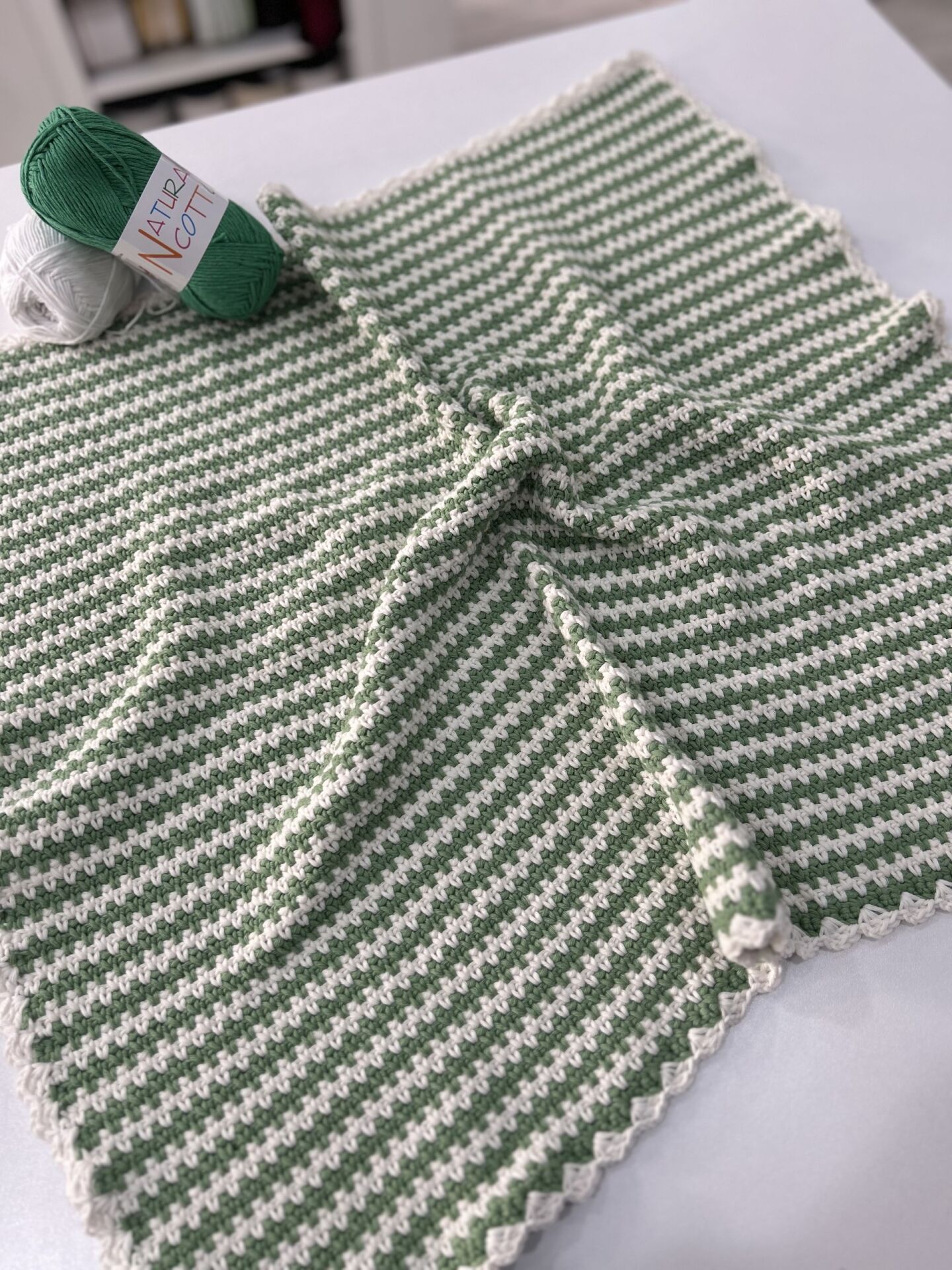 Yeşil Çizgili Örgü Battaniye