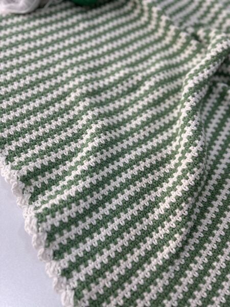 Yeşil Çizgili Örgü Battaniye