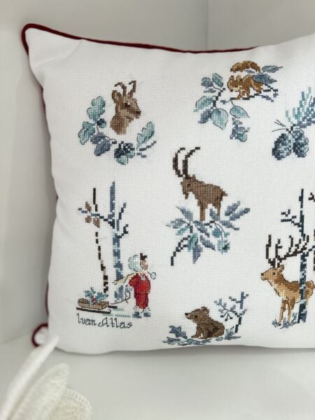 Orman Temalı Bebek Yastığı