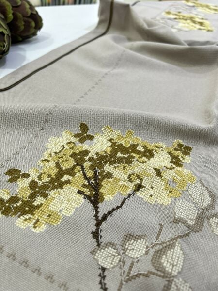 Sedef Yapraklı Kanaviçe Runner Malzeme Kiti