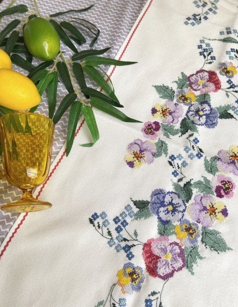 Menekşe Modeli Mutfak Masa Örtüsü Kanaviçe İşleme Kiti