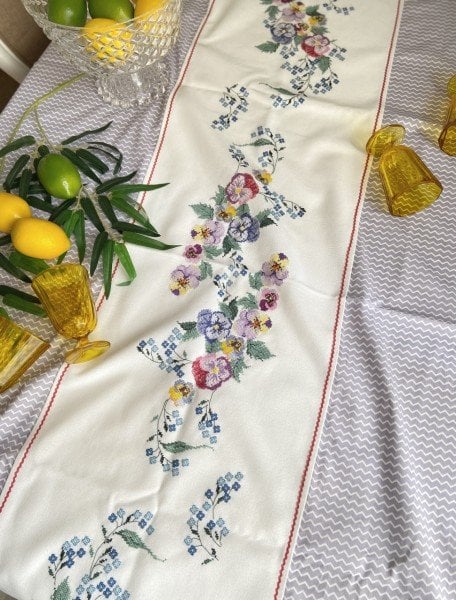 Menekşe Modeli Mutfak Masa Örtüsü Kanaviçe İşleme Kiti