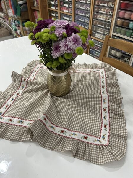 Pötikare Kumaş Etamin Bant İşlemeli Kara Örtü