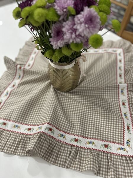 Pötikare Kumaş Etamin Bant İşlemeli Kara Örtü