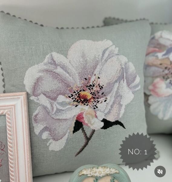 Gül Çiçeği Yastık Kanaviçe İşleme Kiti