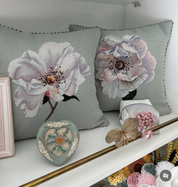 Gül Çiçeği Yastık Kanaviçe İşleme Kiti