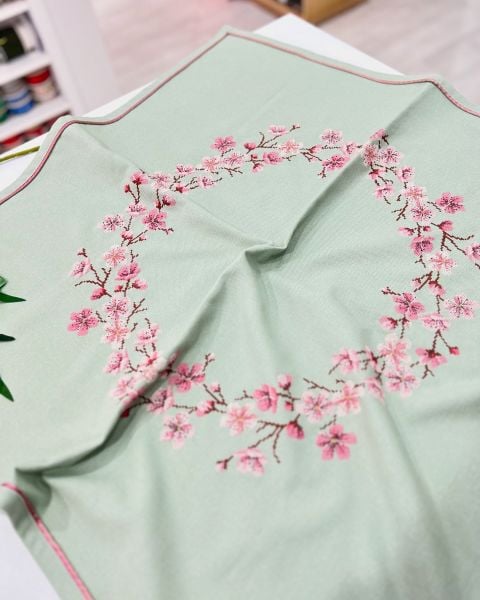 Japon Çiçeği Kanaviçe Masa Örtüsü İşleme Kiti