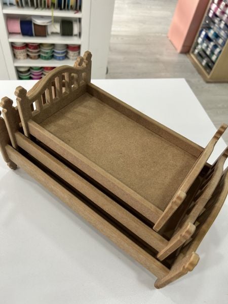 Ahşap Oyuncak Bebek Yatağı