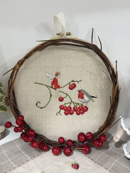 Kapı Süsü Çelenk Kanaviçe İşlemeli Kızılcık Model