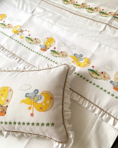 Sarı Ay ve Yıldızlar Bebek Pike Takımı Kanaviçe Malzeme Kiti