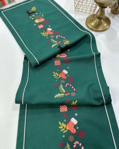 Yılbaşı Temalı Kanaviçe Runner Örtü Malzeme Kiti